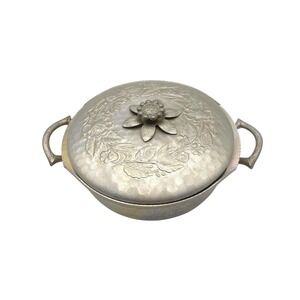 Vintage Everlast Forged Aluminum Floral Hammered Covered Casserole Dish